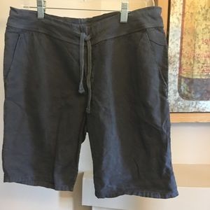 James Perse standard Shorts size 3 NWOT